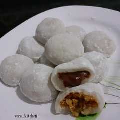 A picture of Mochi homemade.