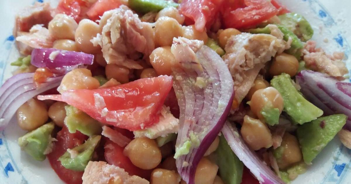 Ensalada de garbanzos con aguacate y atún Receta de Carmem Cookpad