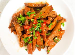 Hình của món Thịt kho chả cá.