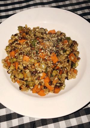 Una foto de Wok de Vegetales y Arroz Yamaní
