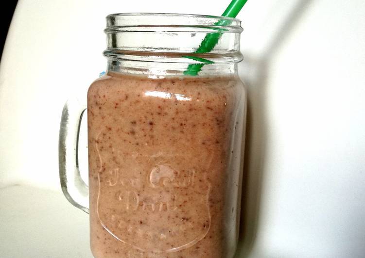 Batido de pera y bizcocho de chocolate