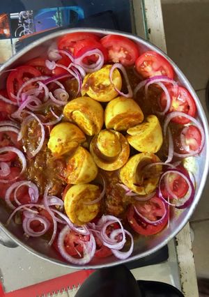 A picture of Egg curry.
