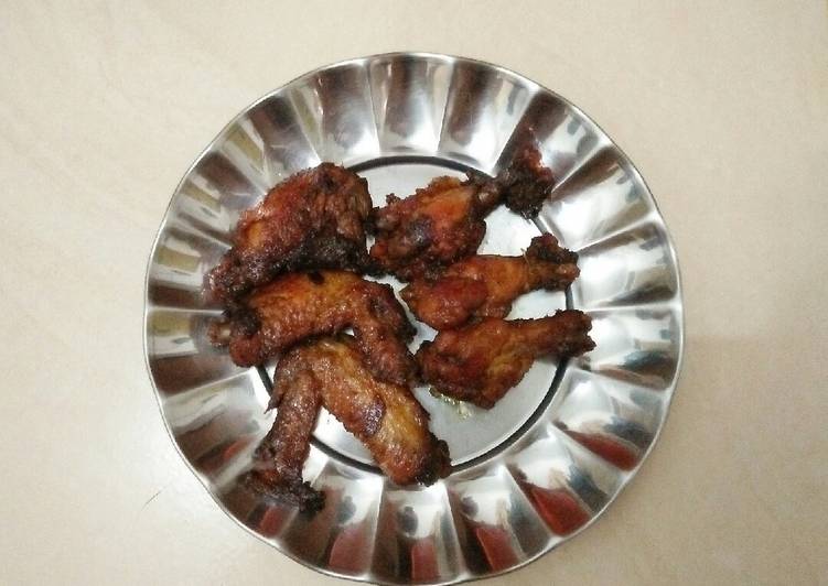 Cara Menyiapkan Spicy Chicken Wings Barbeque (Magic Com) yang Enak Banget!