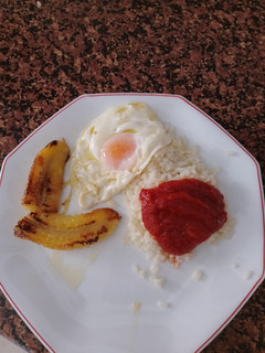 Una foto de Arroz a la Cubana