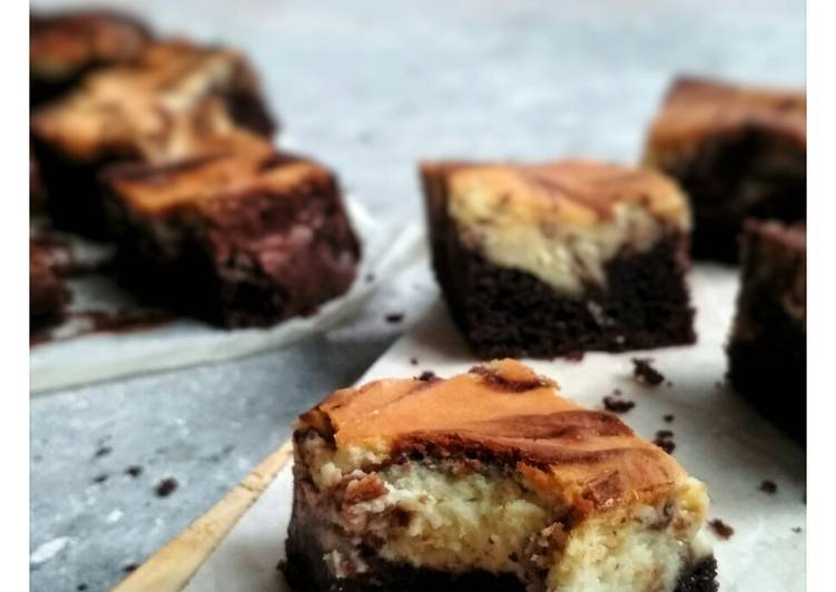 Bagaimana Menyiapkan Cheese Swirl Brownies/Brownies krim keju Anti Gagal