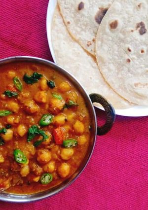 பஞ்சாபி சோளே மசாலா(punjabi chole masala recipe in tamil) செய்முறை முக்கிய புகைப்படம்
