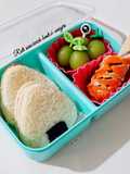 Roti sandwich bentuk onigiri