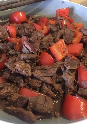 A picture of Chicken liver and red pepper.