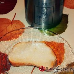 A picture of Bread with sugar.