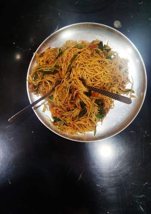 नूडल्स(noodles recipe in hindi) रेसिपी मुख्य फोटो