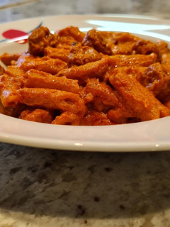 Una foto de Macarrones con chistorra en salsa cremosa
