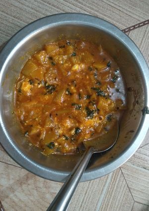 બટાકા નું શાક (Bataka Shak Recipe In Gujarati) રેસીપી મુખ્ય ફોટો