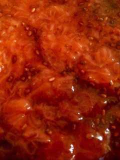 Una foto de Mermelada light de frutilla y chía fácil
