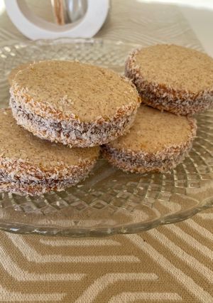 Una foto de Alfajores de maicena integral SALUDABLES