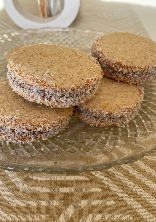 Una foto de Alfajores de maicena integral SALUDABLES