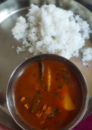 सिंधी कड़ी (Sindhi kadhi recipe in hindi) रेसिपी मुख्य फोटो