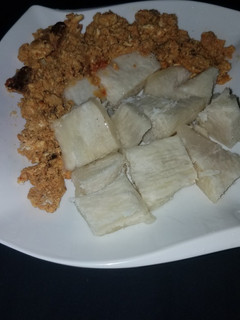 Boiled yam with egg sauce ainihin hoton girkin