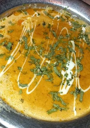 A picture of Chicken makhani handi.
