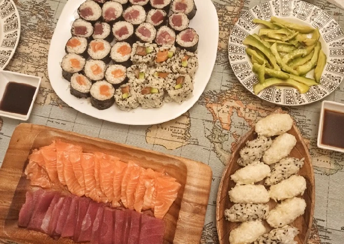 Cómo Hacer  Sashimi, sushi, California rolls, Maki de atún y Maki de salmón