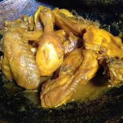 A picture of Ayam ungkeb bumbu seadanya.