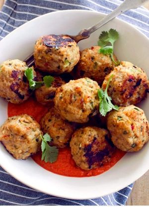 A picture of Spicy chicken meatballs.