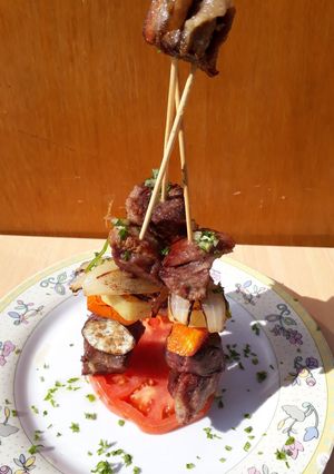 Una foto de Brochetas de quijada de vaca