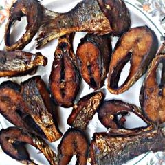 A picture of Fried fish.
