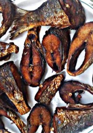 A picture of Fried fish.