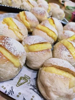 Una foto de Bollos de Crema Pastelera