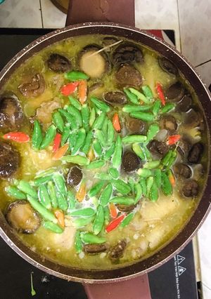 Hình của món Lẩu gà ớt hiểm.