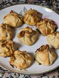 Saquitos crujientes de pera y roquefort