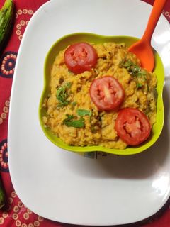 ગલકા ની વઘારેલી ખીચડી (Galka Vaghareli Khichdi Recipe In Gujarati) રેસીપી મુખ્ય ફોટો