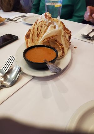 A picture of Roomali roti!.