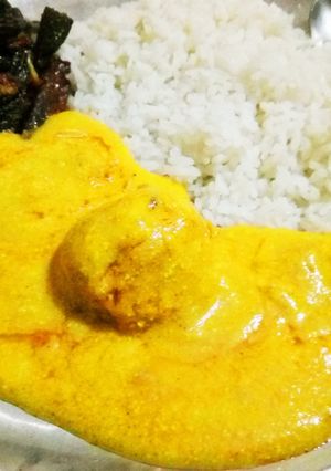 A picture of Besan kadi And Rice.