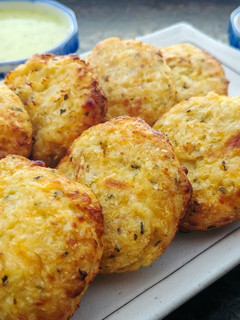 A picture of Cheesy Cauliflower Croquettes.