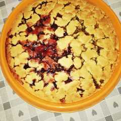 Foto di Crostata alla marmellata di fichi amarene e noci