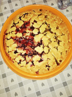 Foto di Crostata alla marmellata di fichi amarene e noci