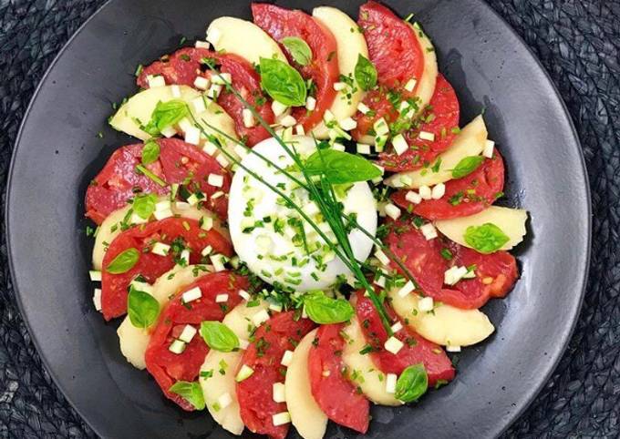 Salade mozzarella, tomates et pêches