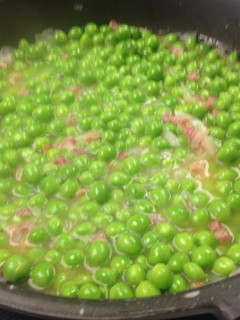 Una foto de Guisantes de vaina con jamón