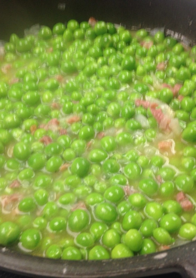 Una foto de Guisantes de vaina con jamón