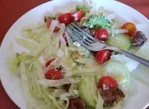 Una foto de Ensalada navideña