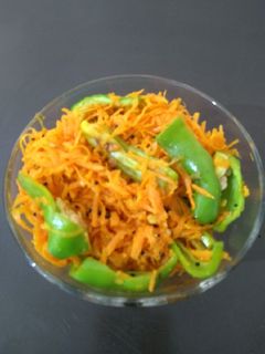 ગાજરનો સંભારો(Gajar Sabharo Recipe in Gujarati) રેસીપી મુખ્ય ફોટો