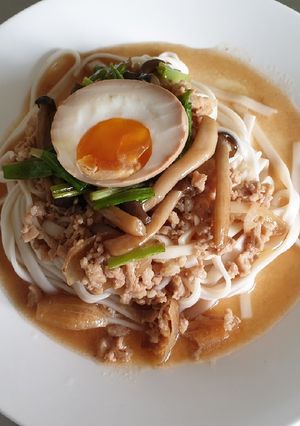 Hình của món Mì sốt thịt nấm.