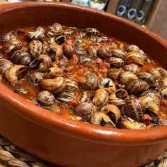 Foto principal de Caracoles con salsa bolognesa y hierbabuena