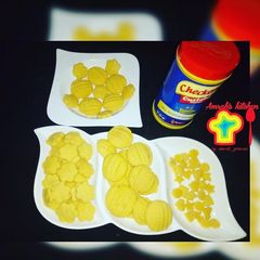 A picture of Custard cookies.