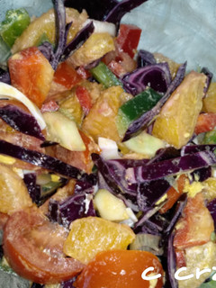 Una foto de Ensalada casi arco-iris