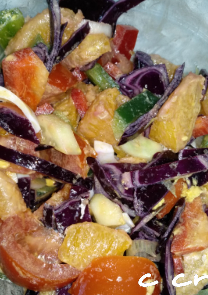 Una foto de Ensalada casi arco-iris