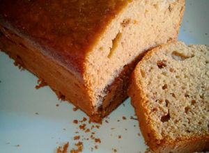 Una foto de Budín húmedo de manzana🍎, banana🍌 y nueces