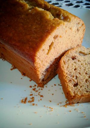 Una foto de Budín húmedo de manzana🍎, banana🍌 y nueces
