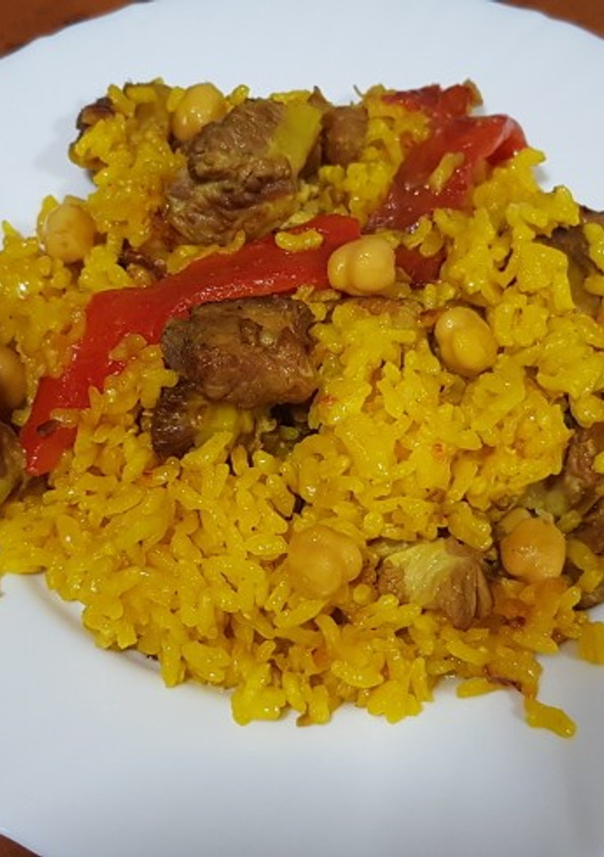 Una foto de Arroz con costillejas y garbanzos